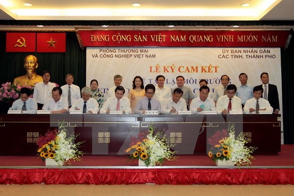 VCCI and provinces pledge favorable business conditions for enterprises - ảnh 1